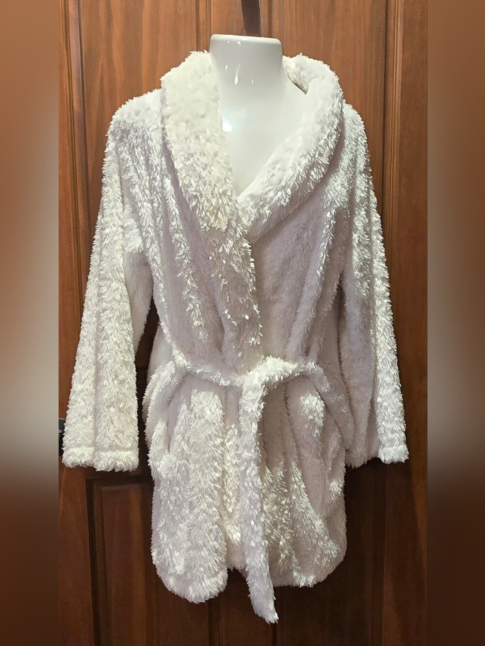 Super Soft Plush Shawl Collar Robe - White